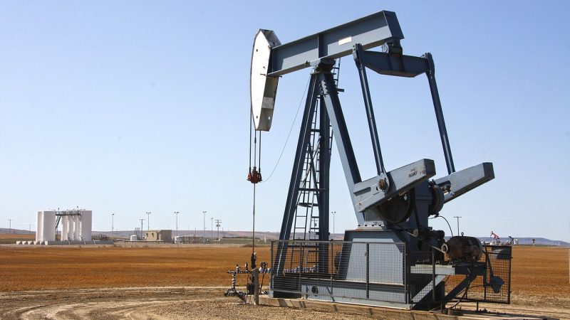 ارتفاع بنسبة 2% في أسعار النفط وتحقيق خام برنت لرقم 79 دولارًا.