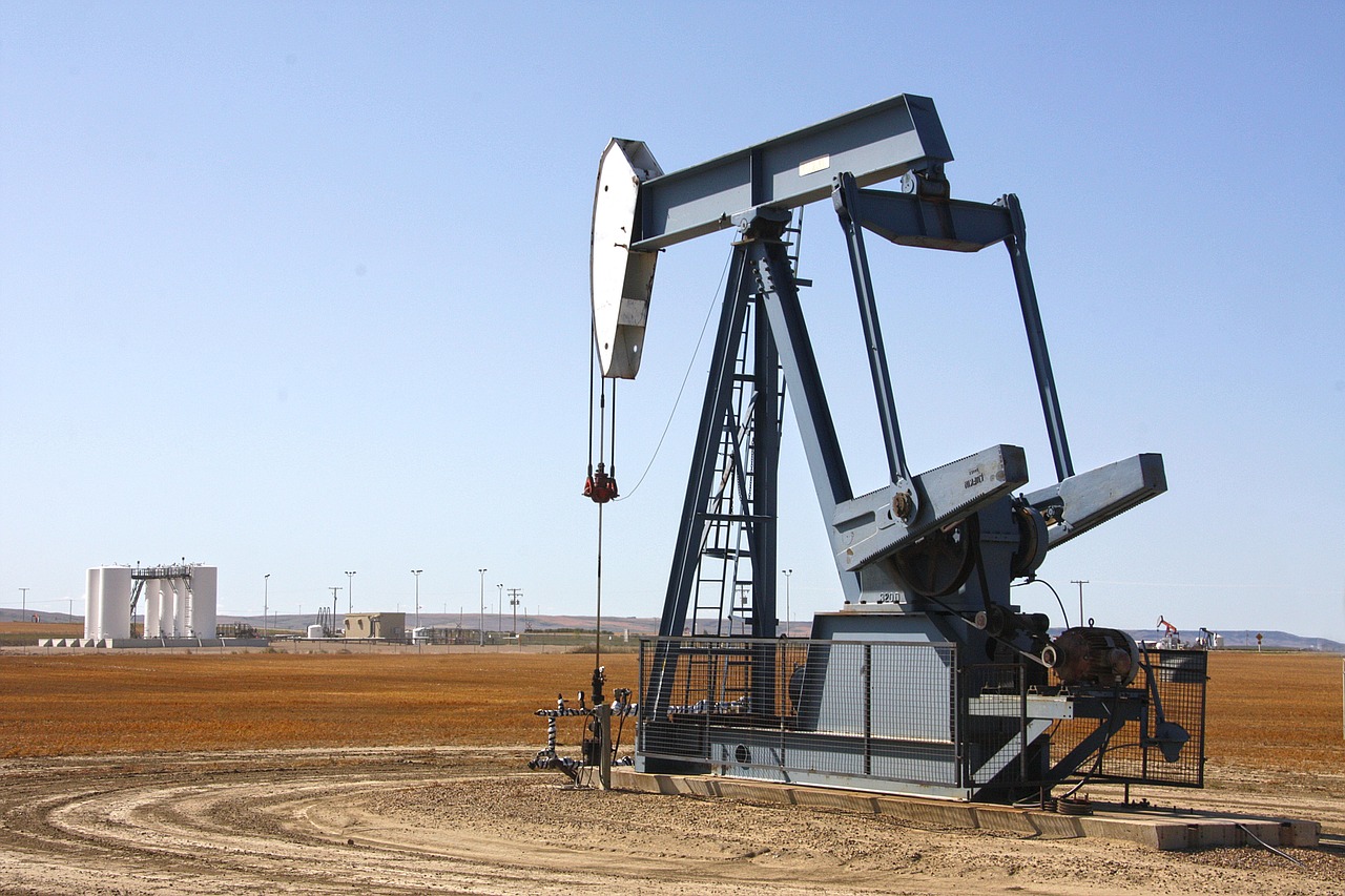 ارتفاع بنسبة 2% في أسعار النفط وتحقيق خام برنت لرقم 79 دولارًا.